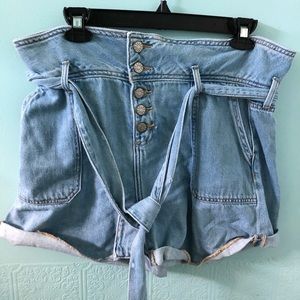 Button Up Front Fashion Nova shorts🔥🔥